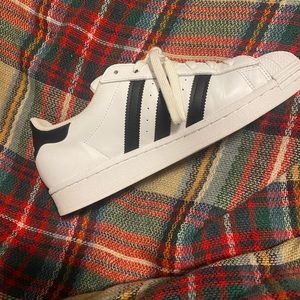 Adidas Women’s Superstar Shoes Size 8